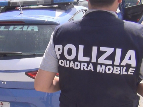 Furti in abitazione. Arrestati dalla Polizia di Stato i componenti di una banda di rom dedita a furti in abitazione nelle province di Padova, Venezia, Ferrara e Pordenone.