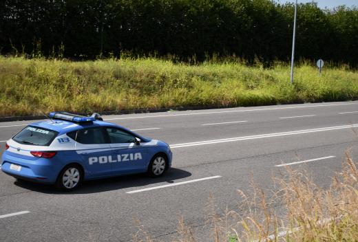 La Polizia di Stato di Alessandria, nell’ambito dell’attività di controllo del territorio ha arrestato un soggetto gravato da un ordine di carcerazione per una pena di 5 anni, 9 mesi e 29 giorni.