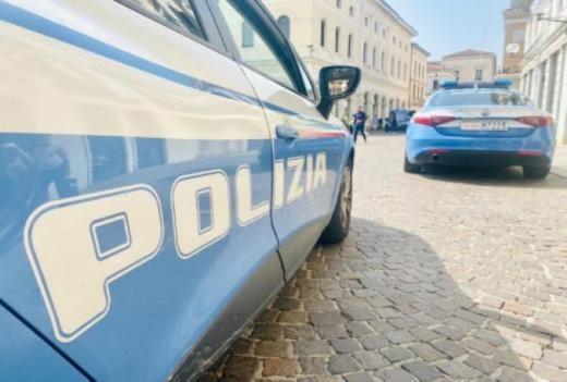 Questura di Padova: la Polizia di Stato esegue due misure cautelari per spaccio di stupefacenti.