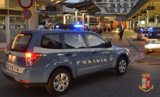 Questura di Udine - Controlli straordinari in "Borgo Stazione": 264 persone identificate e 2 denunciate all'Autorità Giudiziaria.