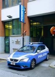 Torino: tenta un furto su autovettura davanti il commissariato, ripreso dalle telecamere viene arrestato