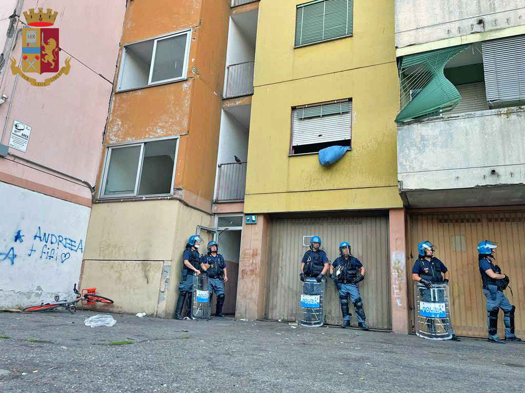 Milano, esiti delle perquisizioni della Polizia di Stato per la rissa in via Bolla