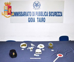 Arresto gambiani per possesso droga Gioia Tauro