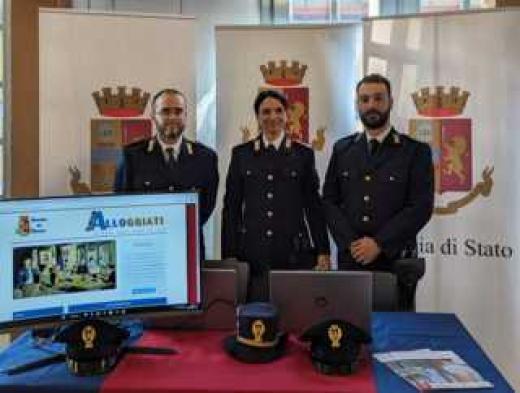 Anche la Polizia di Stato presente a Cagliari alla 4^ edizione EXTRA - Salone Nazionale del Turismo extra-alberghiero.