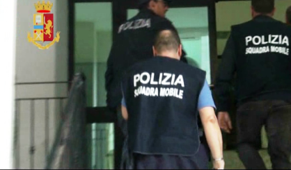 Arresto violenza di genere Squadra Mobile Reggio Calabria