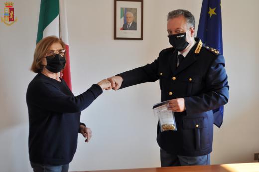 Questura di Cremona: Commissariato di Crema denuncia per furto la badante italiana, autrice del reato ai danni di due sorelle anziane.