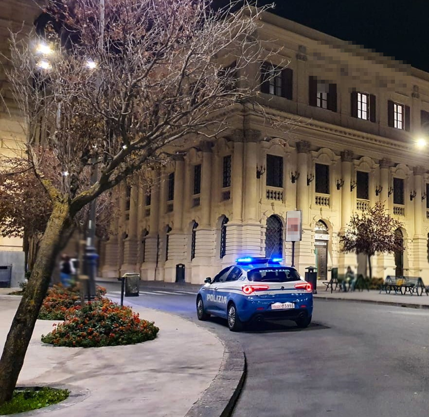 TENTA IL SUICIDIO: SALVATA DAGLI AGENTI DEL COMMISSARIATO DI CALTAGIRONE