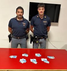 La Polizia di Stato di Arezzo arresta due uomini in A1 che nascondevano in macchina documenti di identità falsi