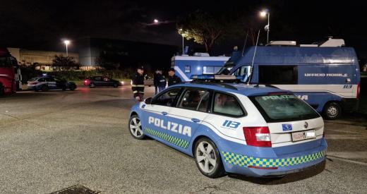 POLIZIA DI STATO AREZZO Notte di controlli per contrastare la guida in stato di ebbrezza alcolica e sotto l’effetto di stupefacenti: ritirate 5 patenti di guida.