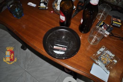Interrotto dalla Polizia un “festino” a base di cocaina.