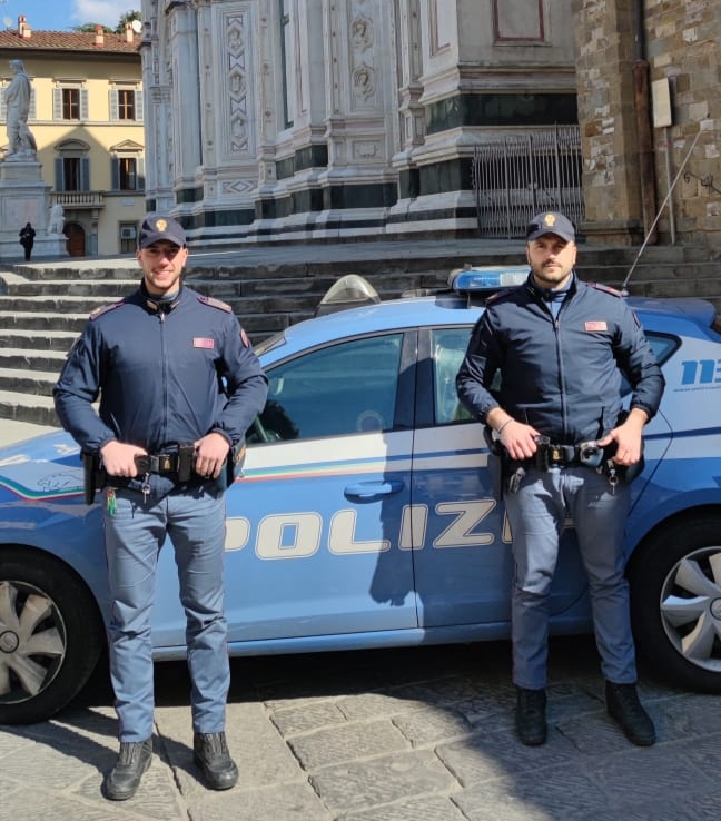 Agenti delle Volanti della Questura di Firenze