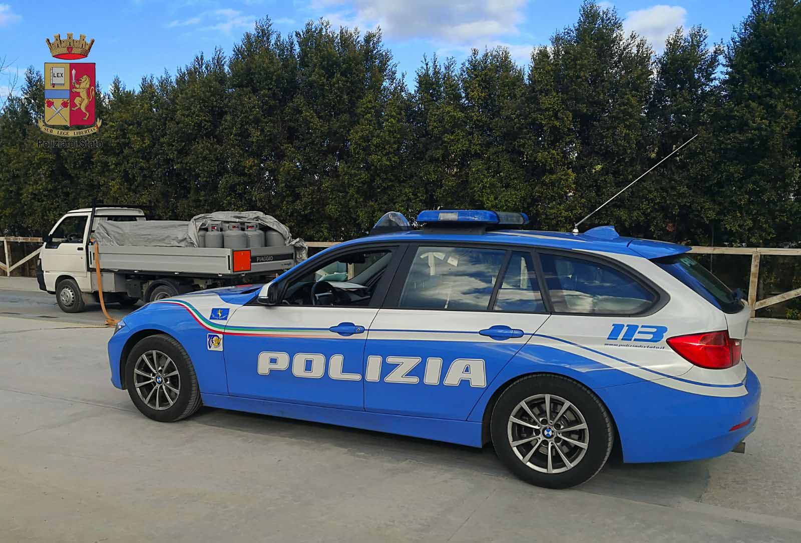 La Polizia di Stato sequestra cisterna che trasportava abusivamente 28.000 litri di gasolio e camioncino che trasportava gas in bombole