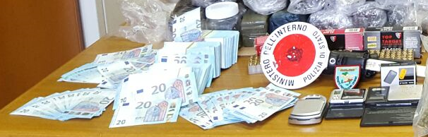 La Polizia di Stato sequestra 54kg  di droga – 170mila euro falsi e 150 proiettili
