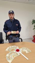Questura di Monza e Brianza: Polizia di Stato blocca truffatore che cerca di acquistare rolex con banconote false
