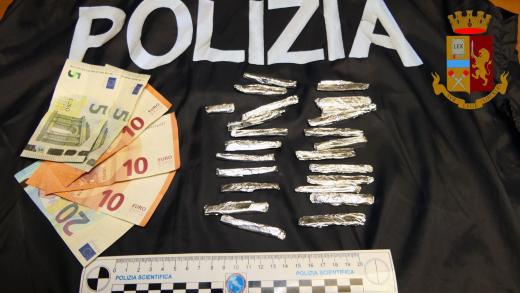 Vittoria: Un soggetto arrestato dalla Polizia di Stato per  detenzione ai fini di spaccio di sostanze stupefacenti
