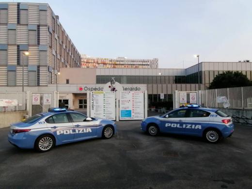 Questura Monza e Brianza – la Polizia di Stato arresta in ospedale 66enne che morde agente alle dita per rifiuto indossare mascherina inveendo contro dittatura sanitaria