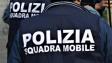 Blitz antidroga della Squdra Mobile: sequestrati droga, telefoni, denaro contante e mannaie