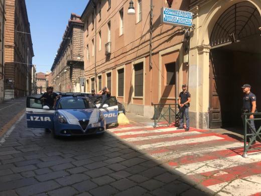 Torino: rapine a danni di minori