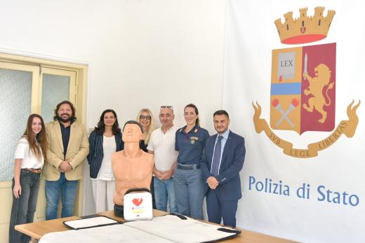 Massa Carrara:  corso di abilitazione BLS-D per l’utilizzo del defibrillatore per gli operatori della Polizia di Stato.