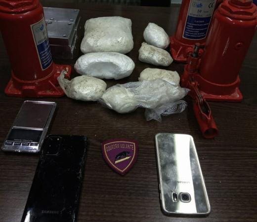 PESCARA: Le volanti intervengono per una lite familiare e scoprono in casa un chilo di cocaina