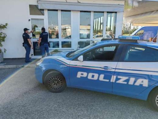 Polizia di Stato di Pordenone.  Il Questore sospende per sette giorni l’attività del pubblico esercizio presso l’area di servizio “Q8” sito a Fiume Veneto (PN).