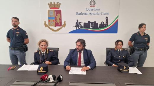 Andria (BAT): Sicurezza negli stadi, il Questore di Barletta Andria Trani emette 27 Daspo nei confronti di altrettanti tifosi responsabili di gravi e violente condotte nel corso della scorsa stagione sportiva.