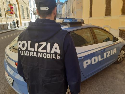Questura di Cremona: la squadra mobile arresta due cittadini albanesi per rapina.