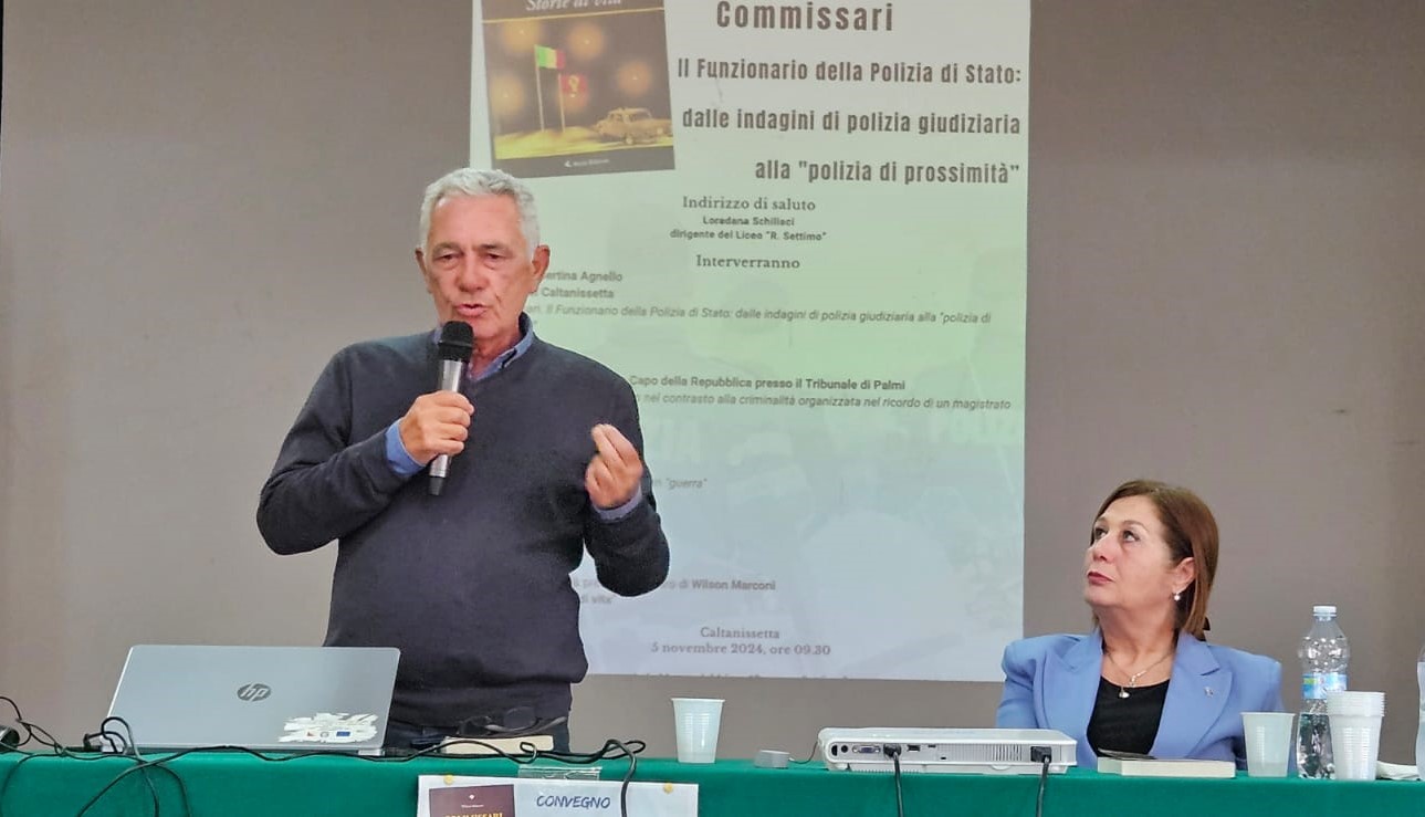 Caltanissetta, convegno della Polizia di Stato al Liceo Ruggero Settimo: "Commissari. Il Funzionario della Polizia di Stato: dalle indagini di polizia giudiziaria alla polizia di prossimità".