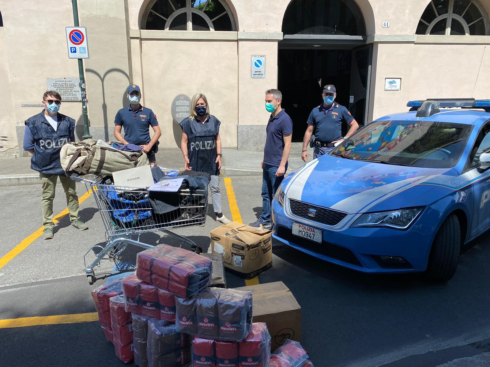 Torino: Consegna materiale al Sermig