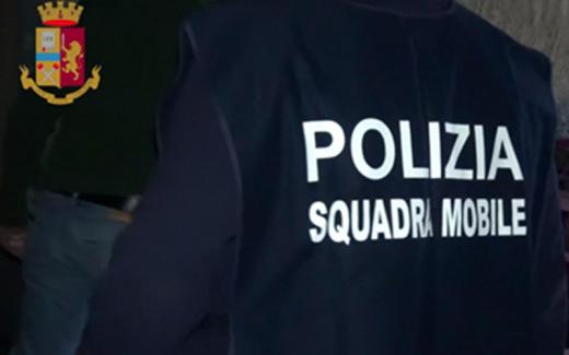 La Polizia di Stato ha arrestato un giovane spacciatore nel centro di Salerno