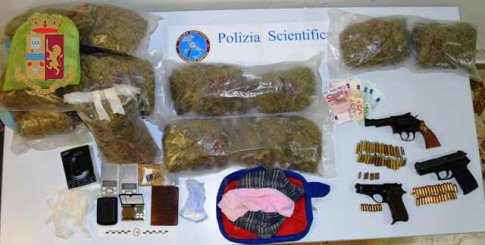 Servizi antidroga. La Polizia di Stato sequestra cocaina e marijuana a Santa Lucia Sopra Contesse