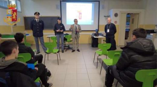 La Polizia di Stato incontra gli studenti dell’istituto statale istruzione superiore "Lino Zanussi" di Pordenone.