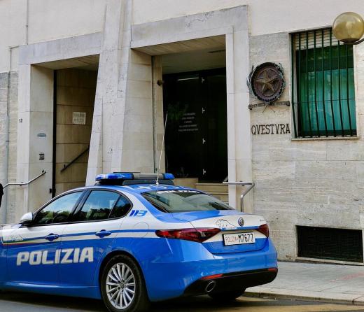 Dopo gli accertamenti della Polizia di Stato, sospesa l’attività di un bar divenuto luogo di ritrovo abituale di soggetti pregiudicati