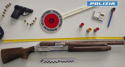 Codice Rosso arrestato uomo a Cava de' Tirreni   Trovato in possesso di armi pronte all'uso