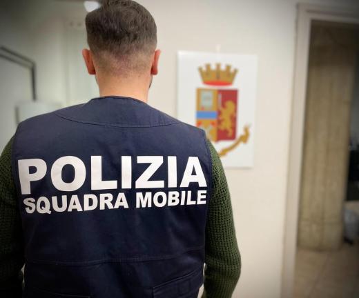 UN ARRESTO DELLA SQUADRA MOBILE