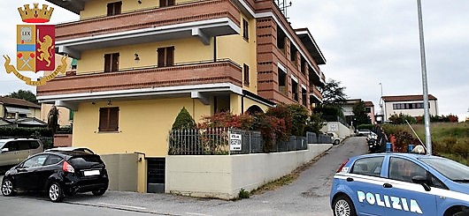 Lucca - Denunciati due cittadini italiani per favoreggiamento della permanenza irregolare sul T.N. di cittadini stranieri
