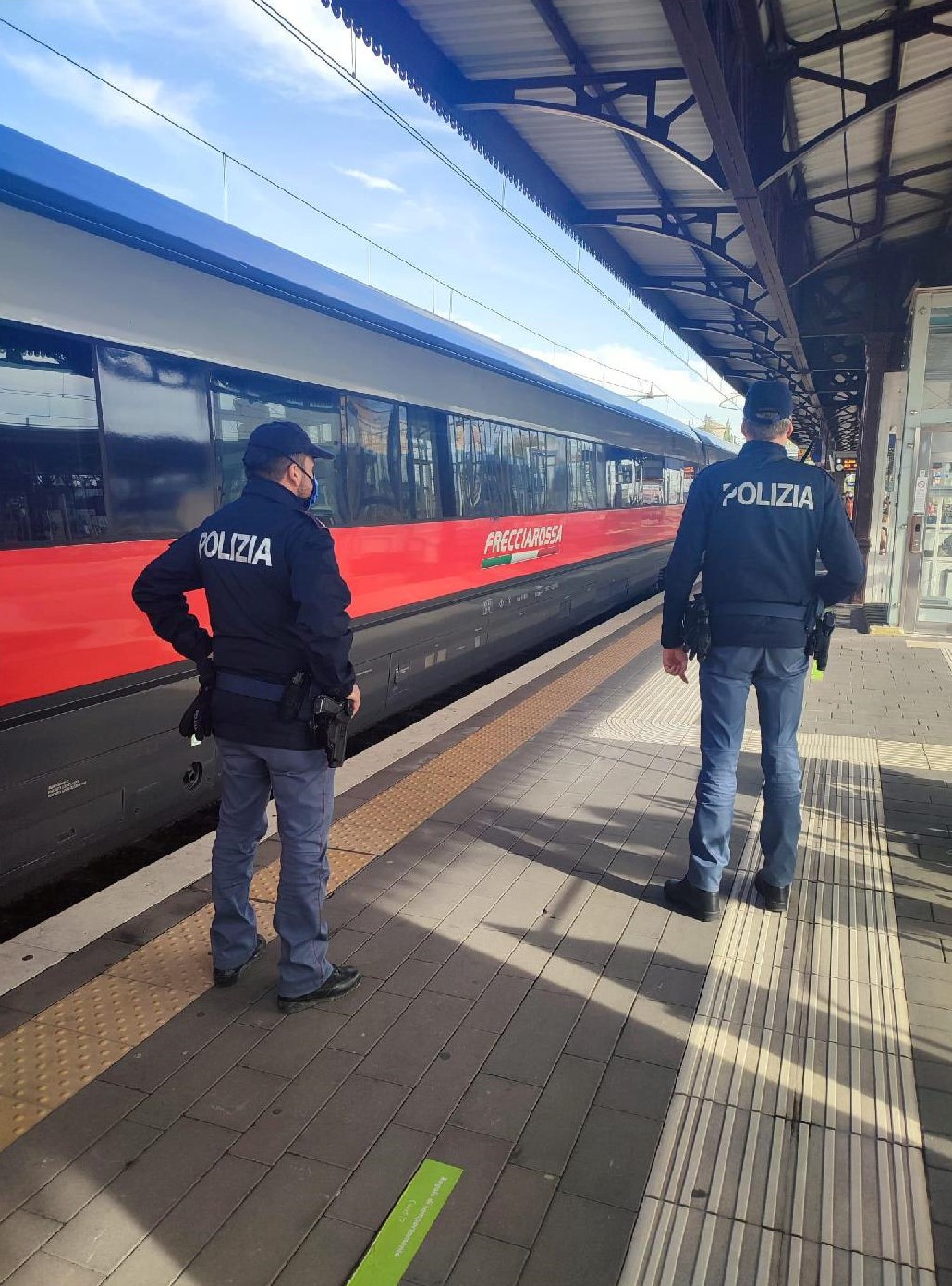 Arrestato per resistenza, violenza e lesioni a Pubblico Ufficiale e per interruzione di pubblico servizio nella stazione di Verona Porta Nuova