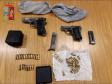 Milano, Lorenteggio, pistole e proiettili nascoste in una cantina di un alloggio popolare: la Polizia di Stato sequestra armi e munizioni.