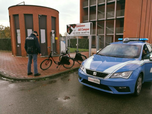 Arrestato a Natale dalla Polizia di Stato mentre tenta di rubare una bicicletta