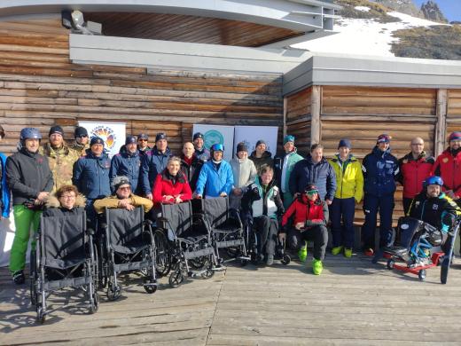 L'Associazione Onlus "Sciare per la vita" dona quattro carozzine per disabili