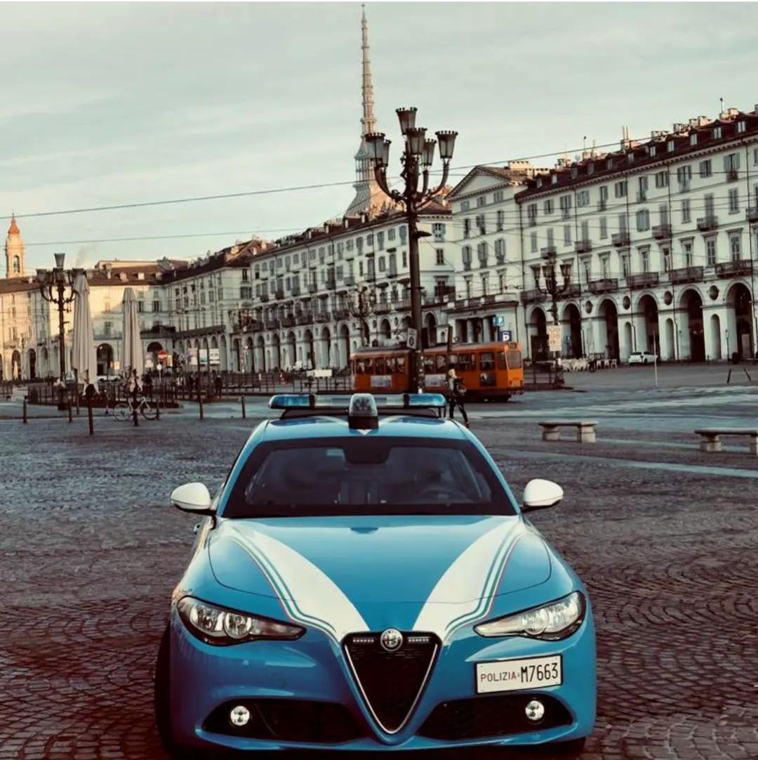 Torino: controlli della Polizia di Stato nel centro cittadino