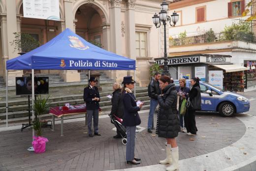 “Questo non è amore” continua l'impegno della Polizia di Stato per la campagna permanente contro la violenza di genere.