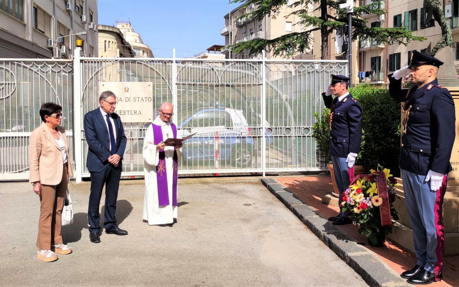 Caltanissetta i poliziotti della Questura ricordano i colleghi