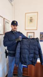 Polizia di Stato: sorpreso dai poliziotti del Commissariato di PS di Piombino con addosso ancora un giubbino sottratto poco prima in un supermercato