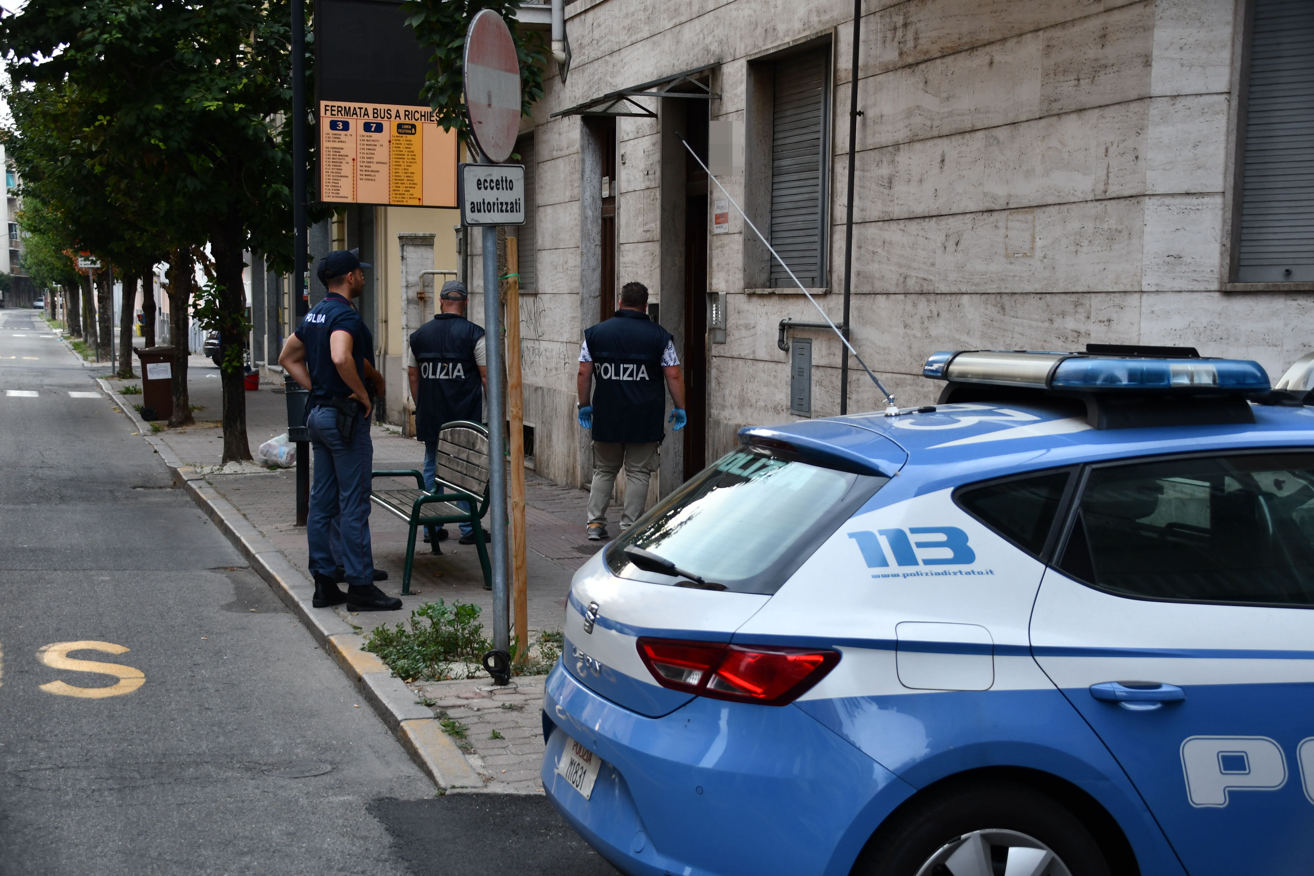 La Polizia di Stato dà esecuzione ad un sequestro preventivo di un’abitazione sita in Corso Matteotti in cui veniva favorita e sfruttata la prostituzione di donne clandestine.