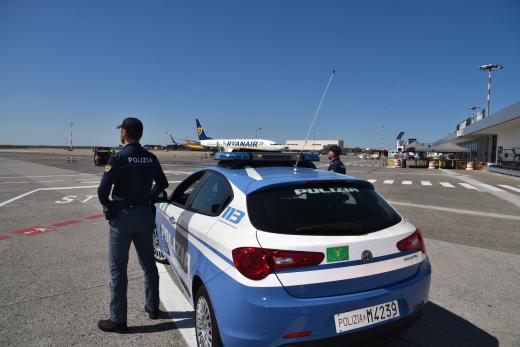 Polizia di Frontiera Aerea Pisa - persone arrestate e denunciate durante l'attività di controllo allo scalo aereo