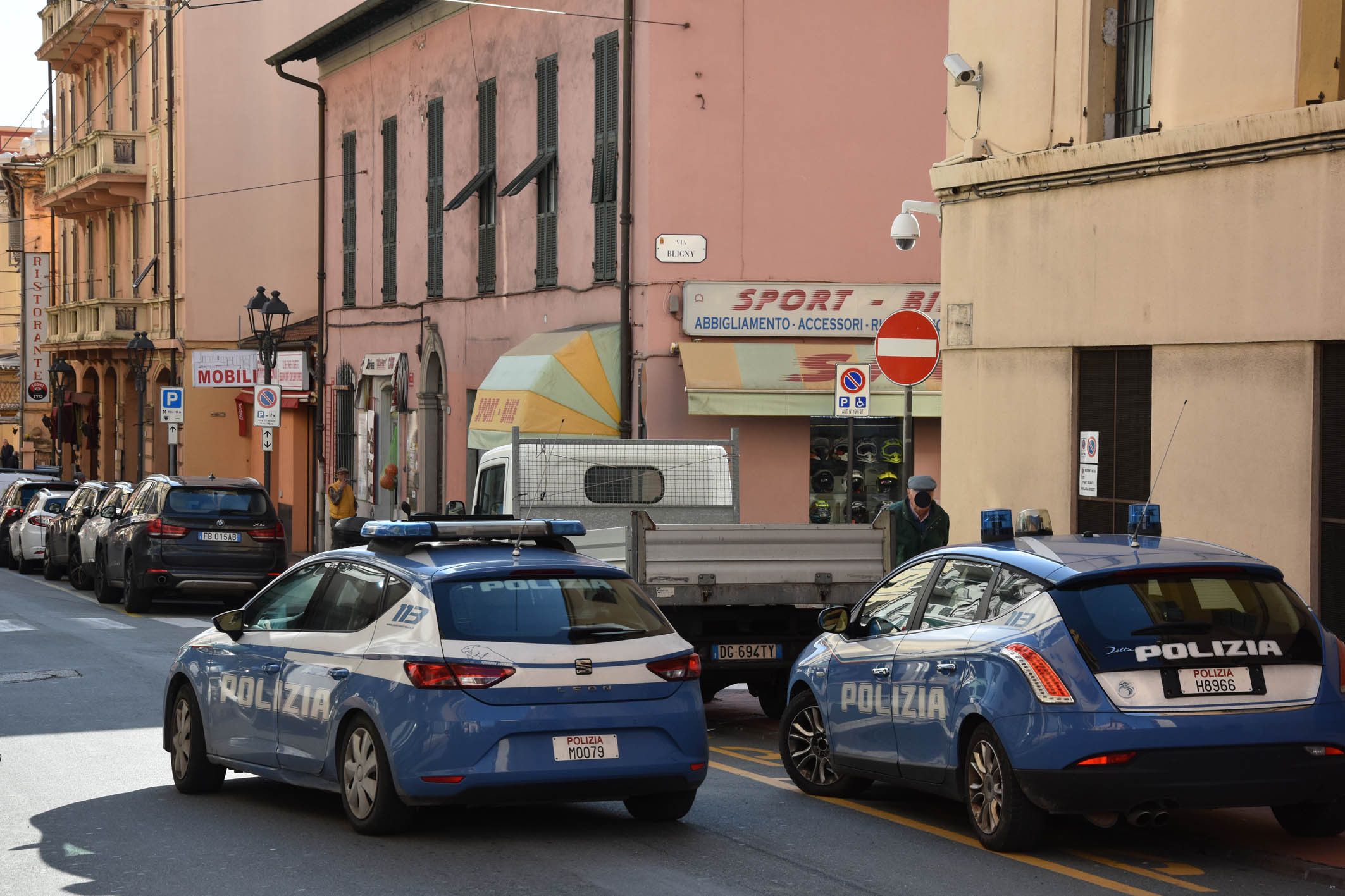 La Polizia di Stato di Ventimiglia arresta uno straniero per il reato di incendio doloso presso l’ex convento delle suore Canonichesse