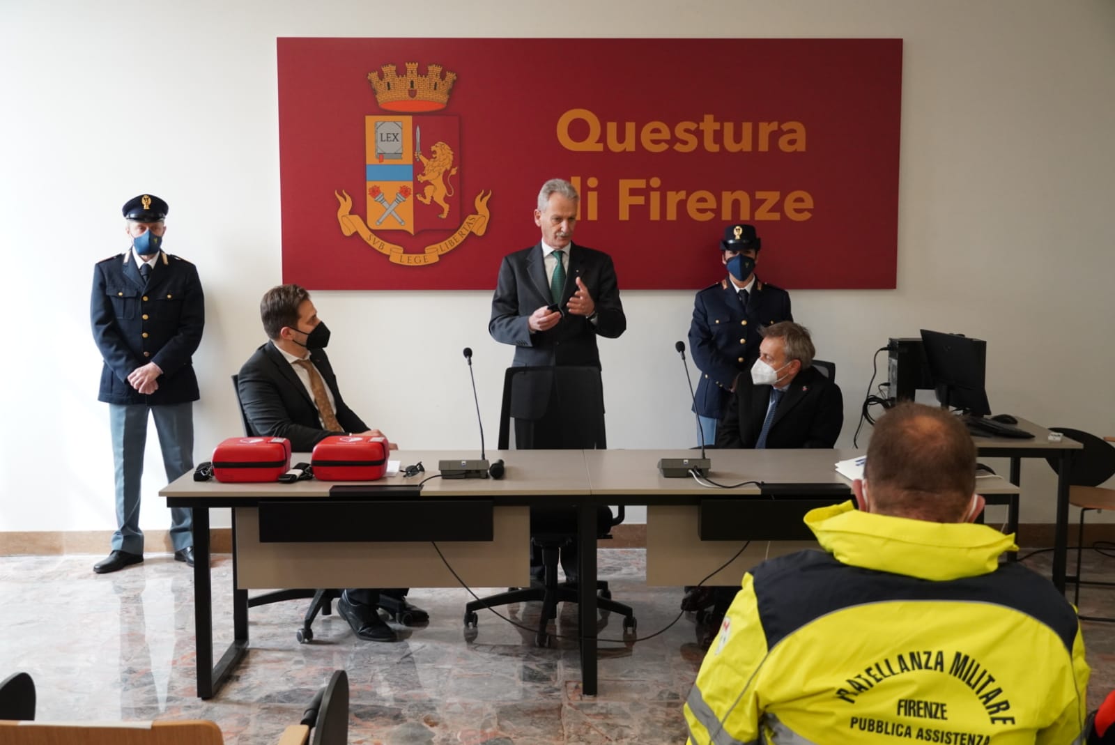 Consegna Defibrillatori alla Polizia di Stato di Firenze