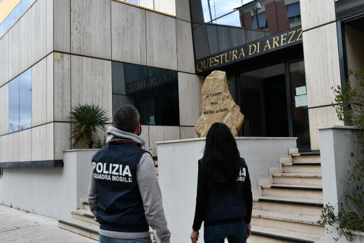 Baby gang: la Polizia di Stato cattura, al rientro in Italia, uno degli organizzatori.